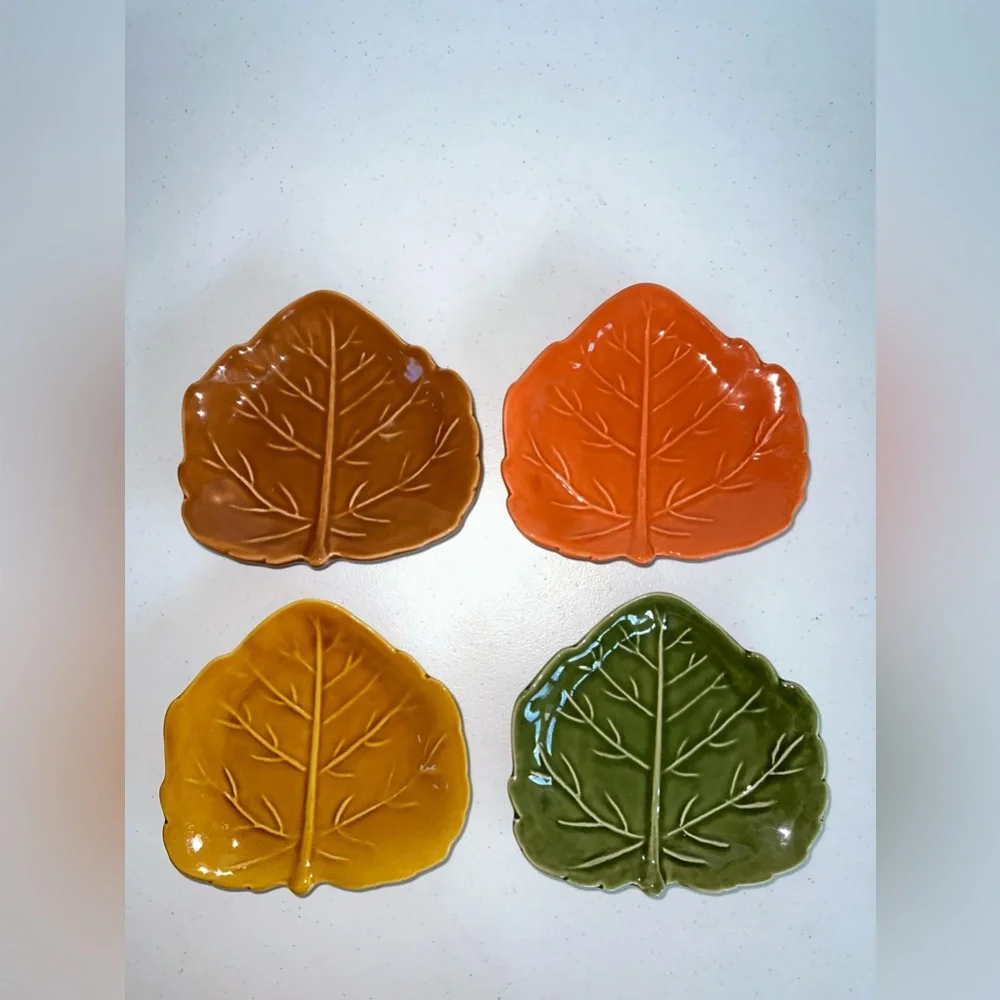Barbara Eigen Crate & Barrel Leaf Shaped Appetizer Set of 4 Different Co…